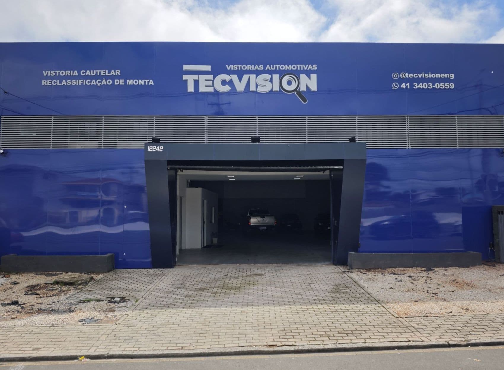 Fachada da Tecvision Vistorias Automotivas em Pinhais/PR — Rod. Dep. João Leopoldo Jacomel, 12242